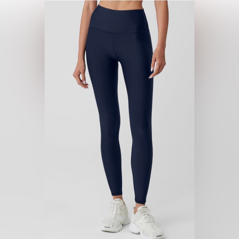 ALO Yoga high-waist airlift legging. XXS. Navy. New without tag.